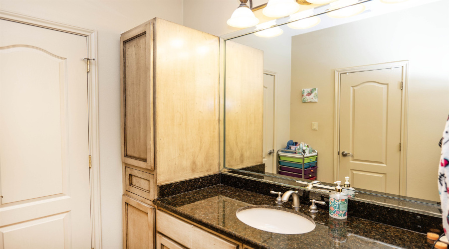 2701 Els Ct, Laredo, Texas 78045, 3 Bedrooms Bedrooms, 7 Rooms Rooms,2 BathroomsBathrooms,Residential,For Sale,2701 Els Ct,20254095