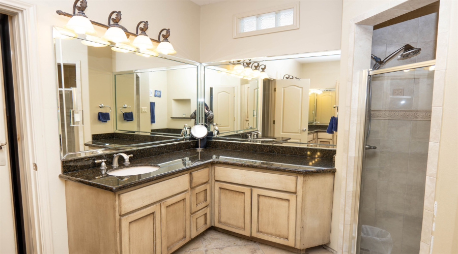 2701 Els Ct, Laredo, Texas 78045, 3 Bedrooms Bedrooms, 7 Rooms Rooms,2 BathroomsBathrooms,Residential,For Sale,2701 Els Ct,20254095