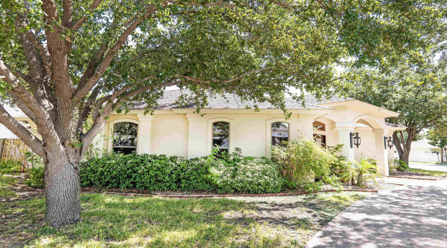 2701 Els Ct, Laredo, Texas 78045, 3 Bedrooms Bedrooms, 7 Rooms Rooms,2 BathroomsBathrooms,Residential,For Sale,2701 Els Ct,20254095
