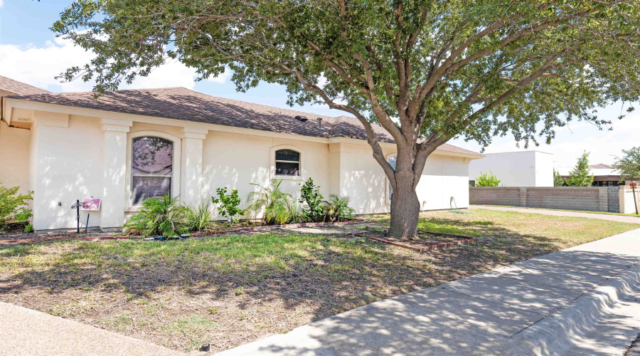 2701 Els Ct, Laredo, Texas 78045, 3 Bedrooms Bedrooms, 7 Rooms Rooms,2 BathroomsBathrooms,Residential,For Sale,2701 Els Ct,20254095