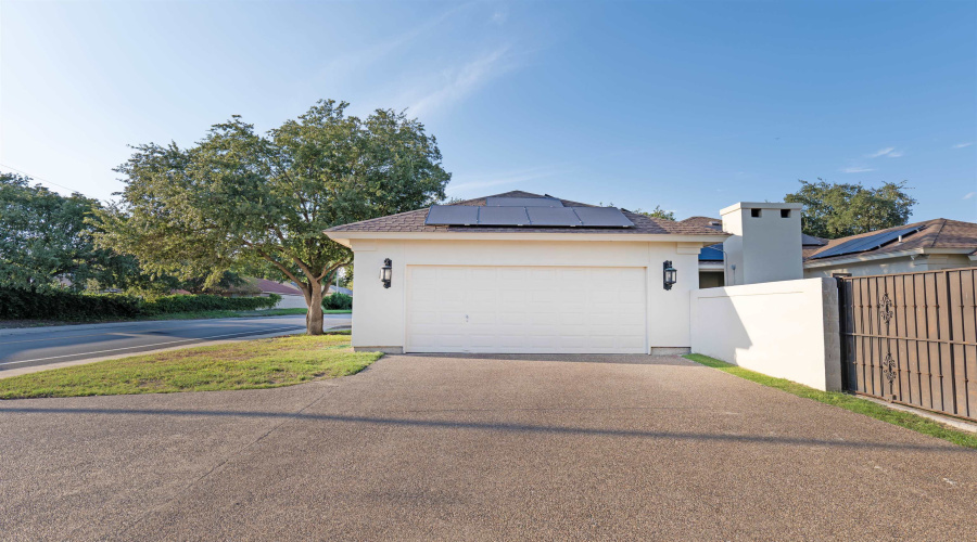 2701 Els Ct, Laredo, Texas 78045, 3 Bedrooms Bedrooms, 7 Rooms Rooms,2 BathroomsBathrooms,Residential,For Sale,2701 Els Ct,20254095