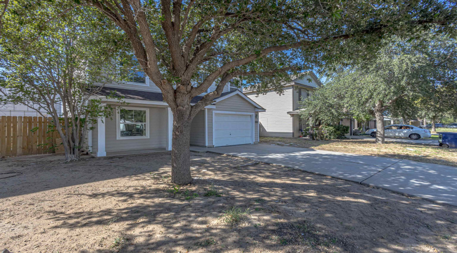 1722 Aransas Pass Dr, Laredo, Texas 78045, 4 Bedrooms Bedrooms, 7 Rooms Rooms,2 BathroomsBathrooms,Residential,For Sale,1722 Aransas Pass Dr,20254531