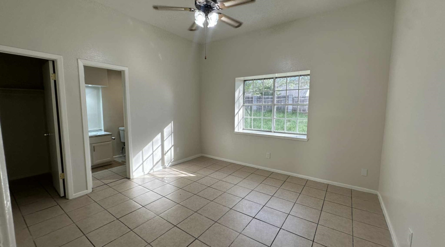 156 Lynn Lp, Laredo, Texas 78045, 3 Bedrooms Bedrooms, 5 Rooms Rooms,2 BathroomsBathrooms,Residential,For Rent,156 Lynn Lp,20254534