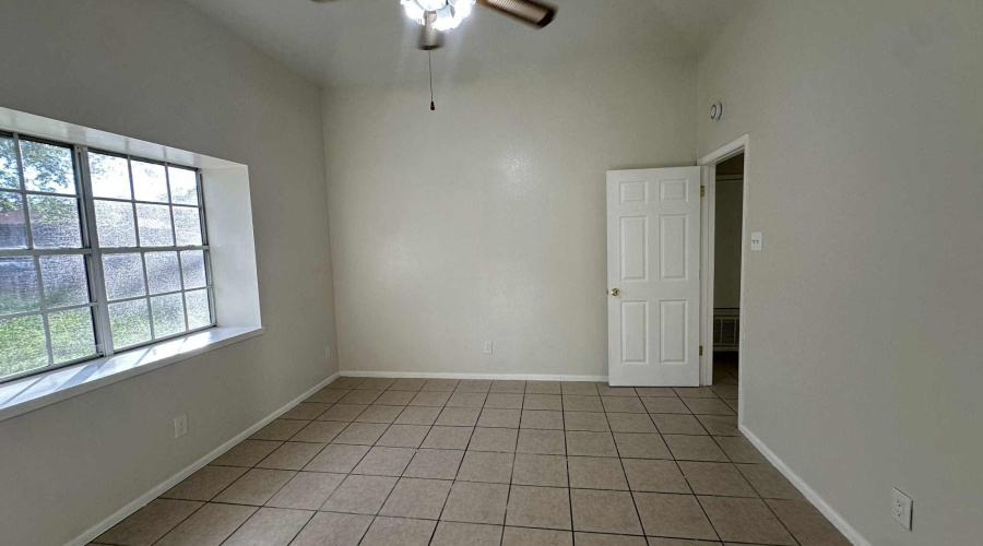 156 Lynn Lp, Laredo, Texas 78045, 3 Bedrooms Bedrooms, 5 Rooms Rooms,2 BathroomsBathrooms,Residential,For Rent,156 Lynn Lp,20254534