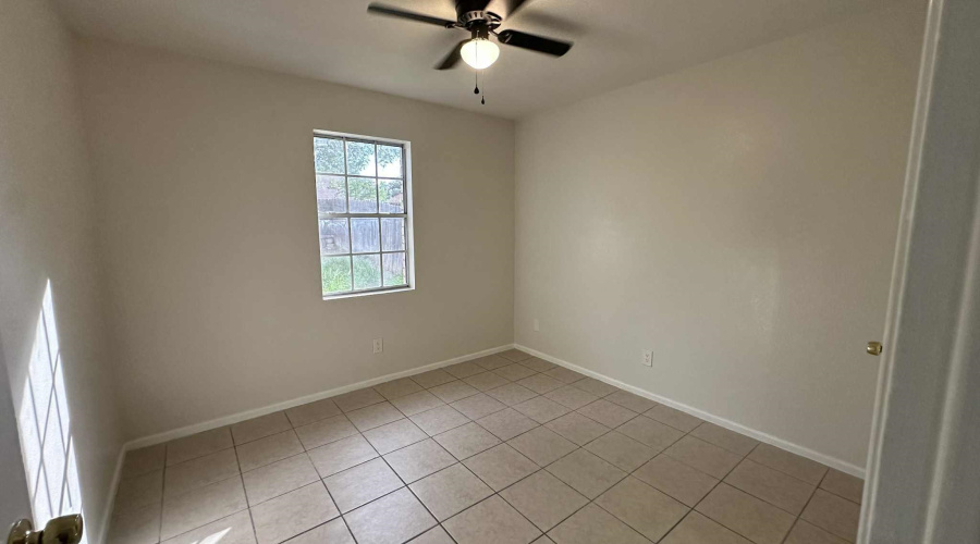 156 Lynn Lp, Laredo, Texas 78045, 3 Bedrooms Bedrooms, 5 Rooms Rooms,2 BathroomsBathrooms,Residential,For Rent,156 Lynn Lp,20254534