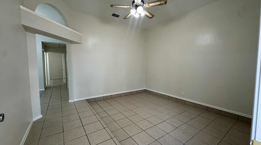156 Lynn Lp, Laredo, Texas 78045, 3 Bedrooms Bedrooms, 5 Rooms Rooms,2 BathroomsBathrooms,Residential,For Rent,156 Lynn Lp,20254534