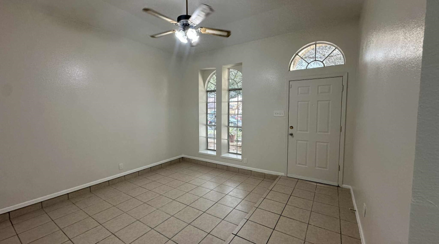 156 Lynn Lp, Laredo, Texas 78045, 3 Bedrooms Bedrooms, 5 Rooms Rooms,2 BathroomsBathrooms,Residential,For Rent,156 Lynn Lp,20254534