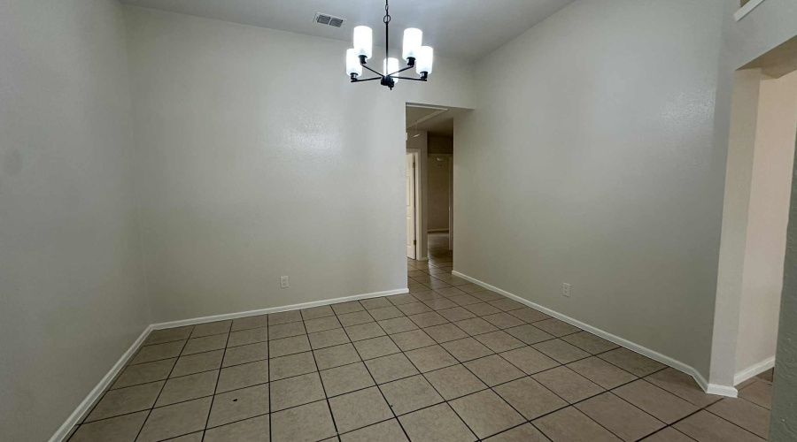 156 Lynn Lp, Laredo, Texas 78045, 3 Bedrooms Bedrooms, 5 Rooms Rooms,2 BathroomsBathrooms,Residential,For Rent,156 Lynn Lp,20254534
