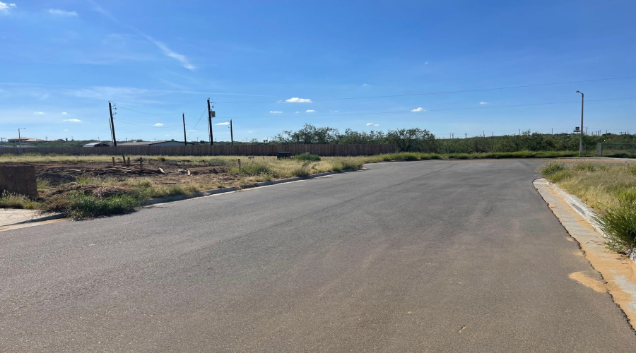 109 Pony Ct., Laredo, Texas 78046, 3 Bedrooms Bedrooms, 5 Rooms Rooms,2 BathroomsBathrooms,Residential,For Sale,109 Pony Ct.,20254535