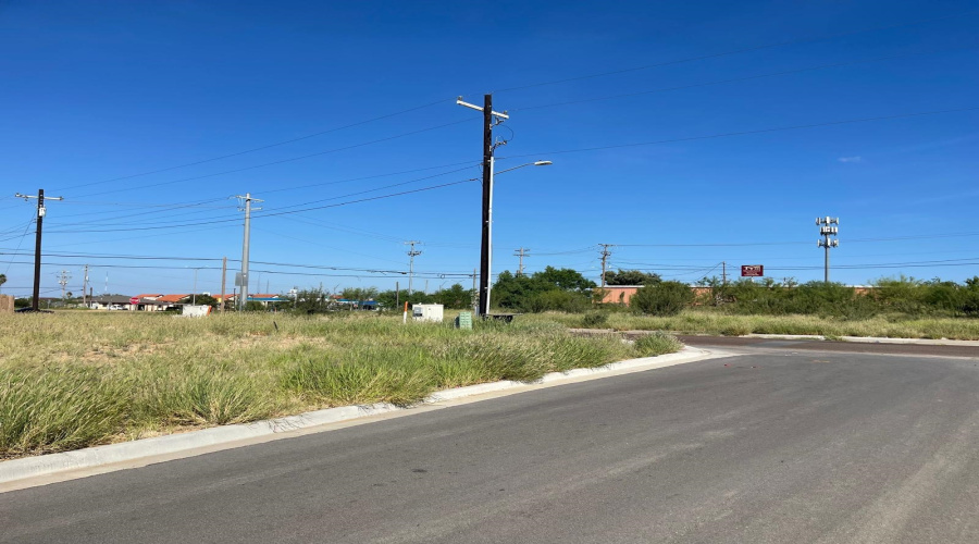 109 Pony Ct., Laredo, Texas 78046, 3 Bedrooms Bedrooms, 5 Rooms Rooms,2 BathroomsBathrooms,Residential,For Sale,109 Pony Ct.,20254535