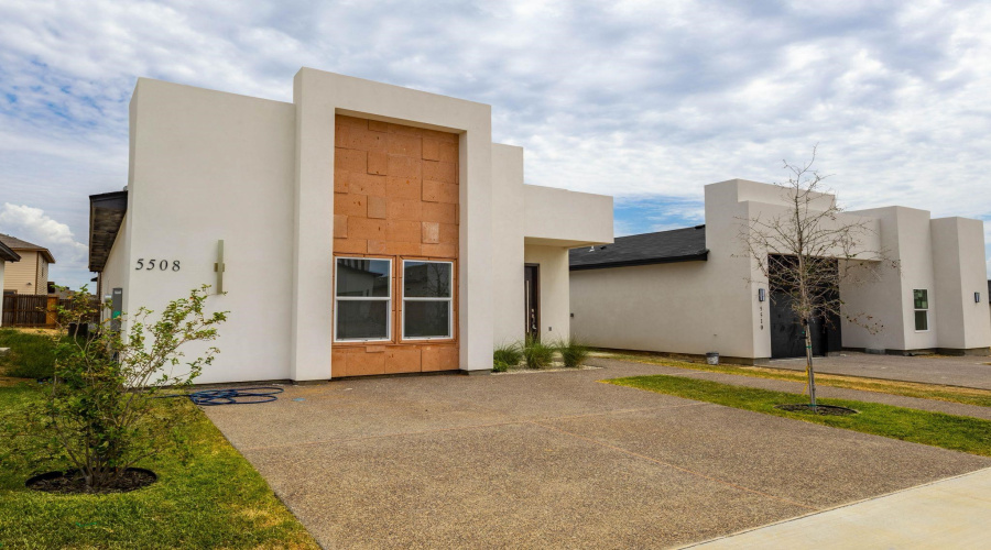 5508 Raven Dr., LAREDO, Texas 78046-0000, 4 Bedrooms Bedrooms, 5 Rooms Rooms,2 BathroomsBathrooms,Residential,For Sale,5508 Raven Dr.,20254112