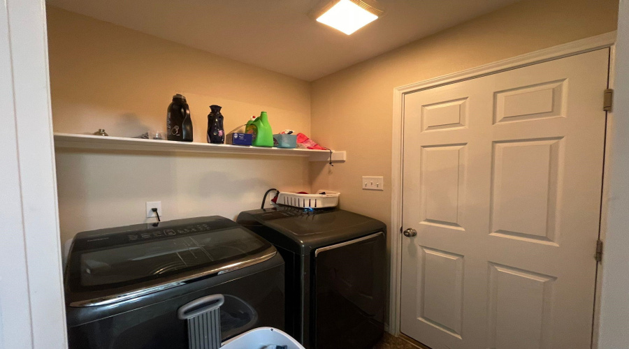 2040 Port Miami St, LAREDO, Texas 78045, 3 Bedrooms Bedrooms, 5 Rooms Rooms,2 BathroomsBathrooms,Residential,For Sale,2040 Port Miami St,20254113