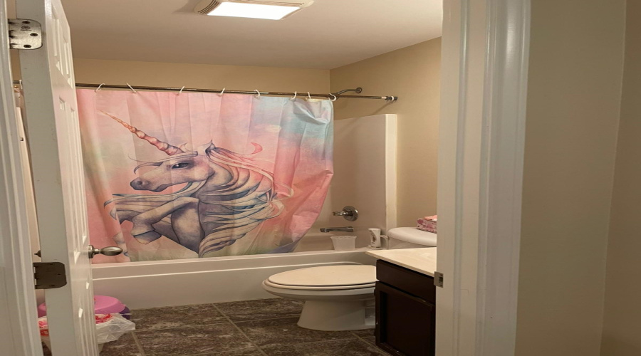 2040 Port Miami St, LAREDO, Texas 78045, 3 Bedrooms Bedrooms, 5 Rooms Rooms,2 BathroomsBathrooms,Residential,For Sale,2040 Port Miami St,20254113