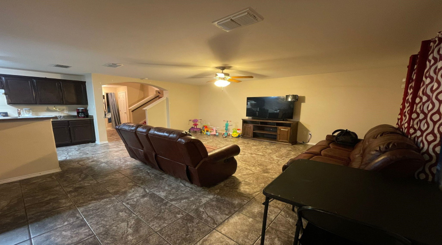 2040 Port Miami St, LAREDO, Texas 78045, 3 Bedrooms Bedrooms, 5 Rooms Rooms,2 BathroomsBathrooms,Residential,For Sale,2040 Port Miami St,20254113