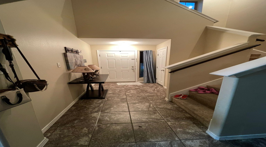 2040 Port Miami St, LAREDO, Texas 78045, 3 Bedrooms Bedrooms, 5 Rooms Rooms,2 BathroomsBathrooms,Residential,For Sale,2040 Port Miami St,20254113