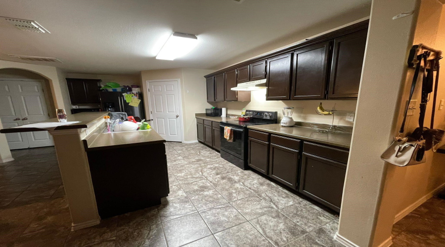 2040 Port Miami St, LAREDO, Texas 78045, 3 Bedrooms Bedrooms, 5 Rooms Rooms,2 BathroomsBathrooms,Residential,For Sale,2040 Port Miami St,20254113