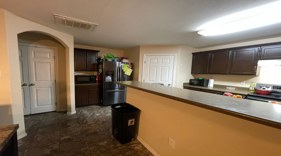 2040 Port Miami St, LAREDO, Texas 78045, 3 Bedrooms Bedrooms, 5 Rooms Rooms,2 BathroomsBathrooms,Residential,For Sale,2040 Port Miami St,20254113