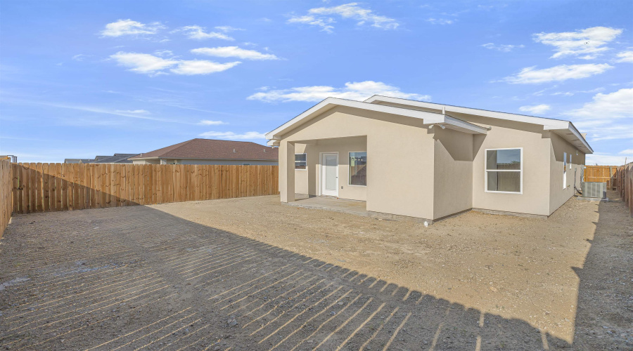 1330 El Caporal Dr., LAREDO, Texas 78046, 3 Bedrooms Bedrooms, 5 Rooms Rooms,2 BathroomsBathrooms,Residential,For Sale,1330 El Caporal Dr.,20254115
