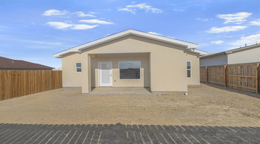 1330 El Caporal Dr., LAREDO, Texas 78046, 3 Bedrooms Bedrooms, 5 Rooms Rooms,2 BathroomsBathrooms,Residential,For Sale,1330 El Caporal Dr.,20254115