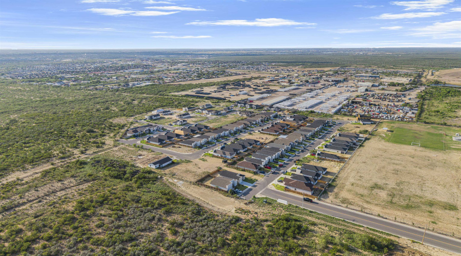 1330 El Caporal Dr., LAREDO, Texas 78046, 3 Bedrooms Bedrooms, 5 Rooms Rooms,2 BathroomsBathrooms,Residential,For Sale,1330 El Caporal Dr.,20254115