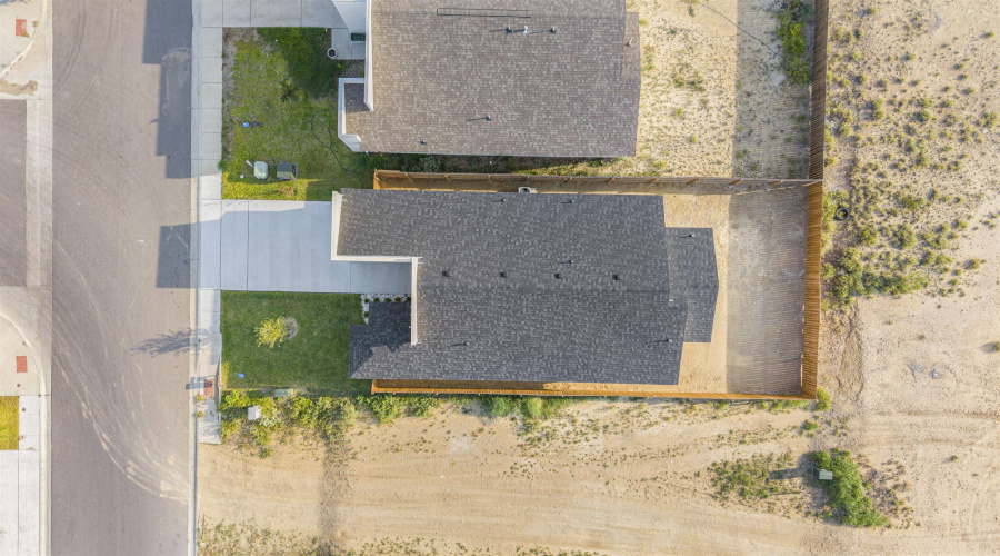 1330 El Caporal Dr., LAREDO, Texas 78046, 3 Bedrooms Bedrooms, 5 Rooms Rooms,2 BathroomsBathrooms,Residential,For Sale,1330 El Caporal Dr.,20254115