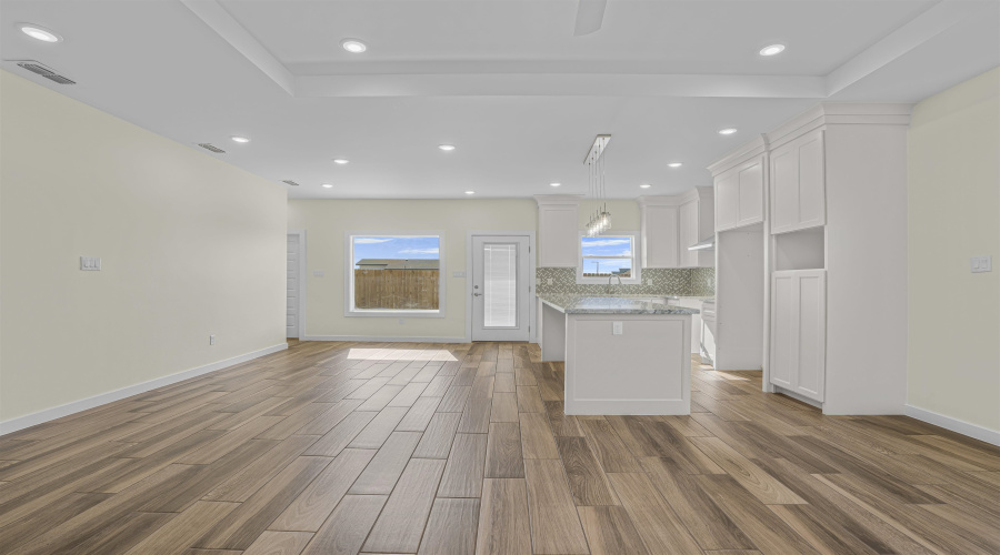 1330 El Caporal Dr., LAREDO, Texas 78046, 3 Bedrooms Bedrooms, 5 Rooms Rooms,2 BathroomsBathrooms,Residential,For Sale,1330 El Caporal Dr.,20254115