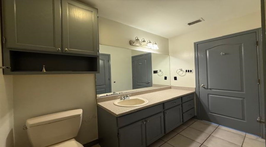 205 Martingale Ln, Laredo, Texas 78041, 3 Bedrooms Bedrooms, 5 Rooms Rooms,2 BathroomsBathrooms,Residential,For Sale,205 Martingale Ln,20254119