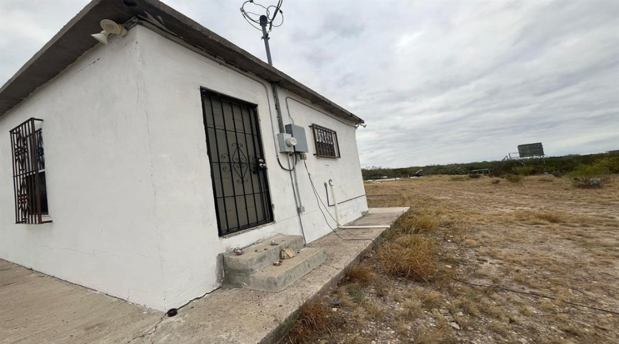 364 Ranch Rd 7150G, LAREDO, Texas 78043, 1 Bedroom Bedrooms, 3 Rooms Rooms,1 BathroomBathrooms,Residential,For Sale,364 Ranch Rd 7150G,20254122