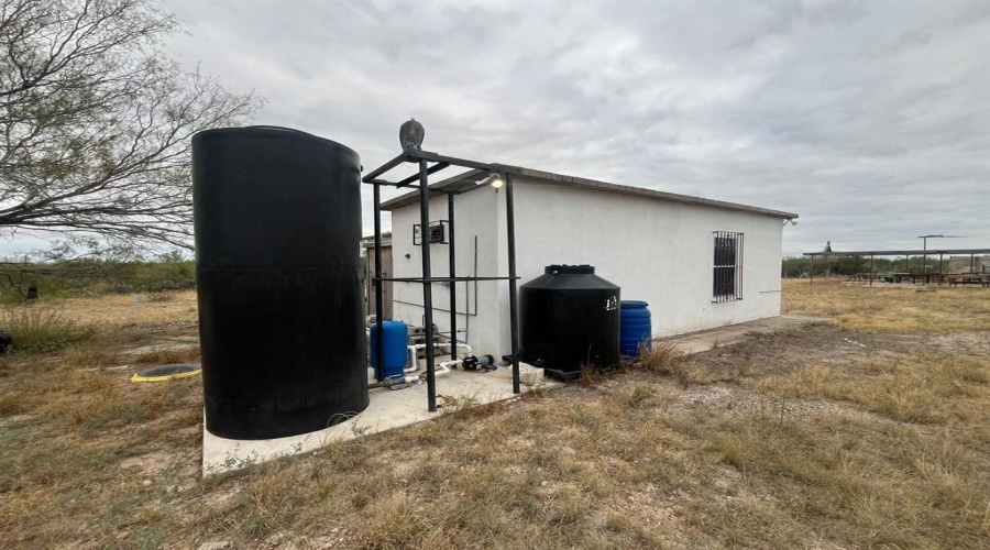 364 Ranch Rd 7150G, LAREDO, Texas 78043, 1 Bedroom Bedrooms, 3 Rooms Rooms,1 BathroomBathrooms,Residential,For Sale,364 Ranch Rd 7150G,20254122