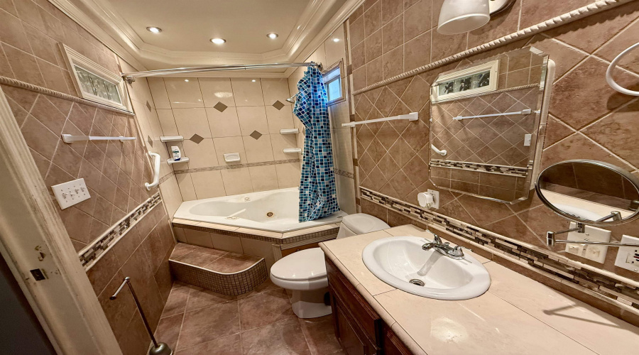 9666 White Wing Lp, Laredo, Texas 78045, 3 Bedrooms Bedrooms, 6 Rooms Rooms,3 BathroomsBathrooms,Residential,For Sale,9666 White Wing Lp,20254124