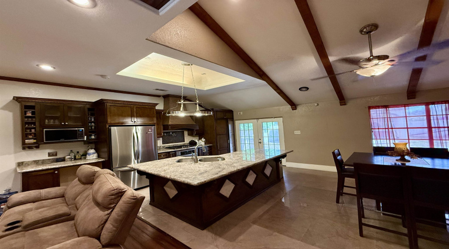 9666 White Wing Lp, Laredo, Texas 78045, 3 Bedrooms Bedrooms, 6 Rooms Rooms,3 BathroomsBathrooms,Residential,For Sale,9666 White Wing Lp,20254124