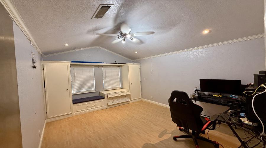 9666 White Wing Lp, Laredo, Texas 78045, 3 Bedrooms Bedrooms, 6 Rooms Rooms,3 BathroomsBathrooms,Residential,For Sale,9666 White Wing Lp,20254124