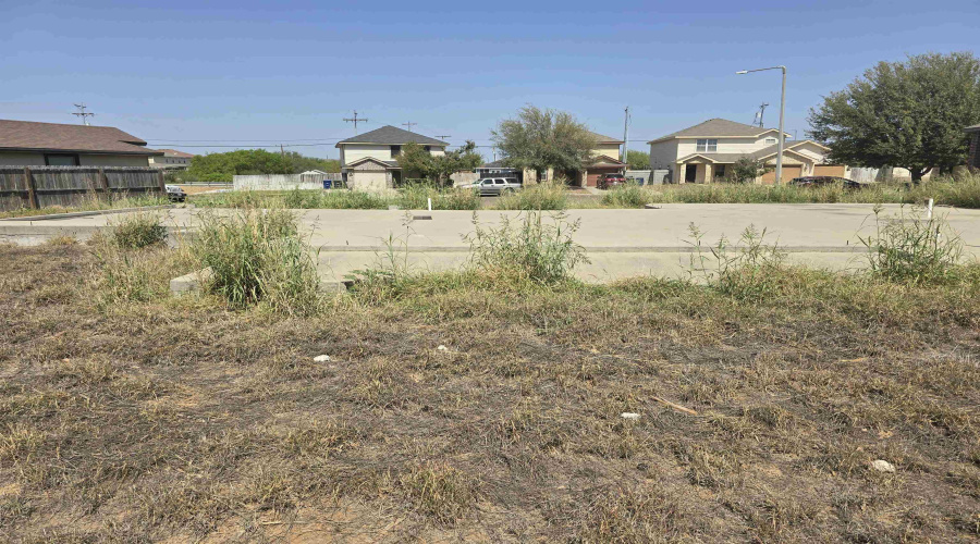 1903 Port Miami St, Laredo, Texas 78045-0000, ,Land,For Sale,1903 Port Miami St,20254345