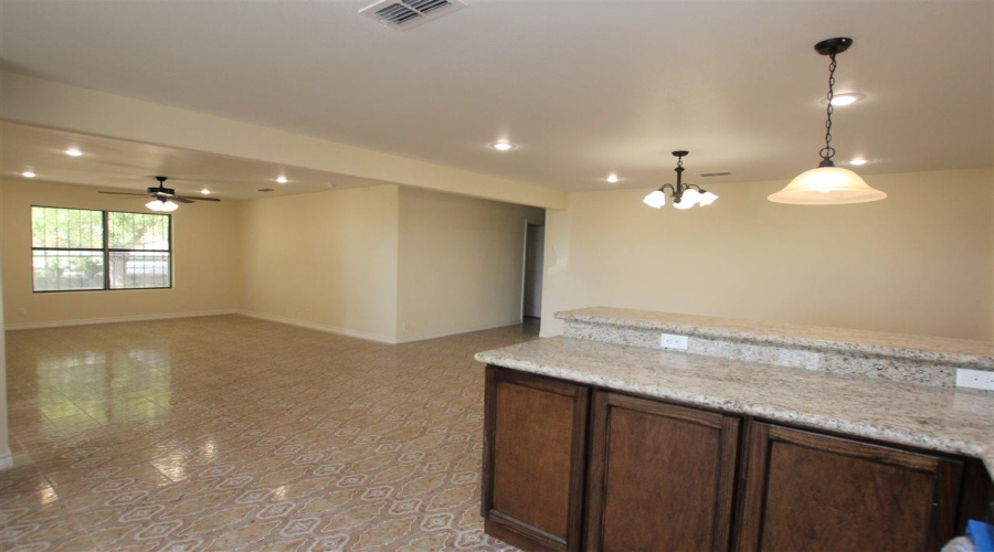 4605 Zapata Hwy, Laredo, Texas 78046, 3 Bedrooms Bedrooms, 7 Rooms Rooms,2 BathroomsBathrooms,Residential,For Rent,4605 Zapata Hwy,20254132