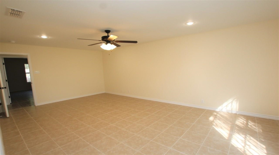 4605 Zapata Hwy, Laredo, Texas 78046, 3 Bedrooms Bedrooms, 7 Rooms Rooms,2 BathroomsBathrooms,Residential,For Rent,4605 Zapata Hwy,20254132