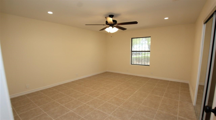 4605 Zapata Hwy, Laredo, Texas 78046, 3 Bedrooms Bedrooms, 7 Rooms Rooms,2 BathroomsBathrooms,Residential,For Rent,4605 Zapata Hwy,20254132
