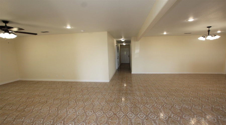 4605 Zapata Hwy, Laredo, Texas 78046, 3 Bedrooms Bedrooms, 7 Rooms Rooms,2 BathroomsBathrooms,Residential,For Rent,4605 Zapata Hwy,20254132