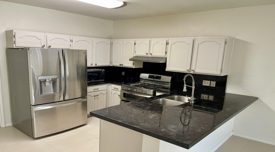 510 Shiloh Dr, Laredo, Texas 78045-6703, 3 Bedrooms Bedrooms, 6 Rooms Rooms,3 BathroomsBathrooms,Residential,For Rent,510 Shiloh Dr,20254133
