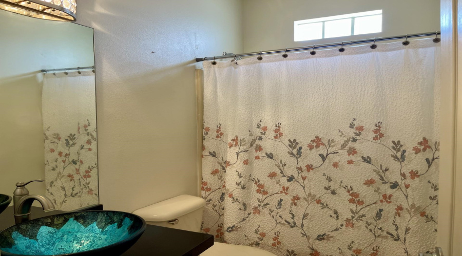 510 Shiloh Dr, Laredo, Texas 78045-6703, 3 Bedrooms Bedrooms, 6 Rooms Rooms,3 BathroomsBathrooms,Residential,For Rent,510 Shiloh Dr,20254133