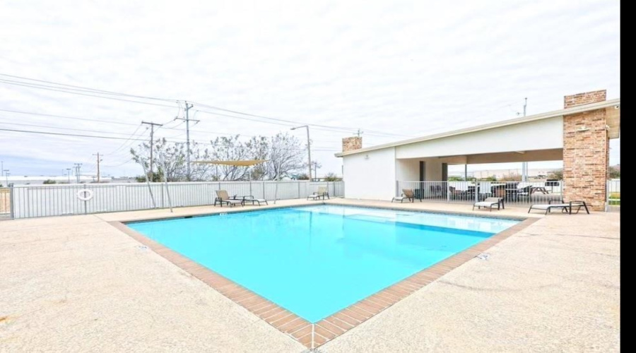 10902 International Blvd, Laredo, Texas 78045-6939, 3 Bedrooms Bedrooms, 6 Rooms Rooms,2 BathroomsBathrooms,Residential,For Rent,10902 International Blvd,20254134