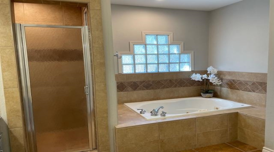 1226 St Patrick Dr, Laredo, Texas 78045, 4 Bedrooms Bedrooms, 7 Rooms Rooms,2 BathroomsBathrooms,Residential,For Sale,1226 St Patrick Dr,20254136