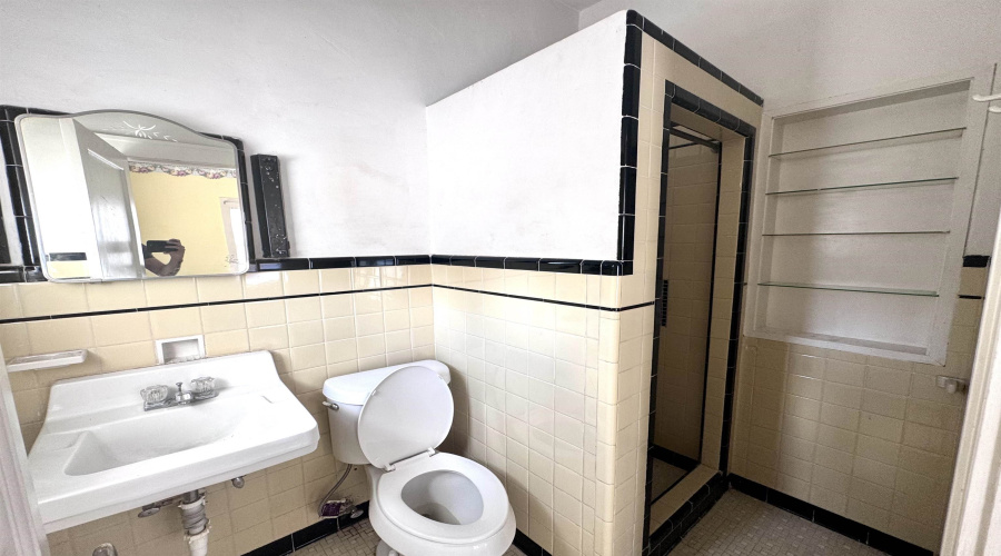 1805 Washington Washington St, LAREDO, Texas 78040-4313, 3 Bedrooms Bedrooms, 3 Rooms Rooms,2 BathroomsBathrooms,Residential,For Rent,1805 Washington Washington St,20254138