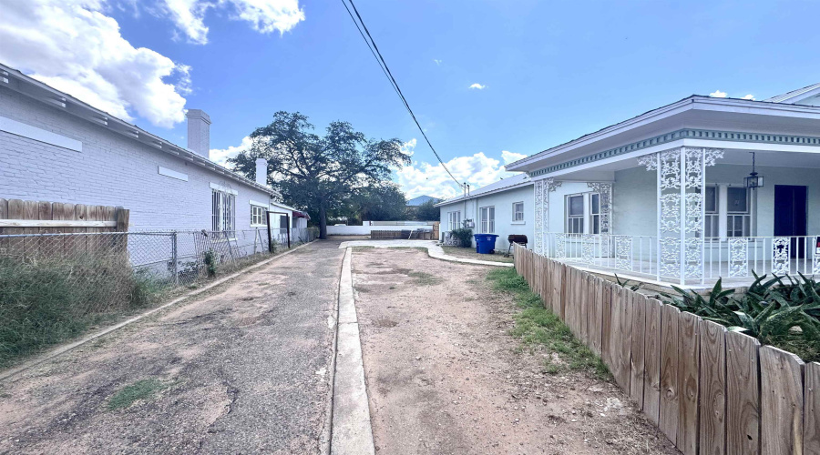 1805 Washington Washington St, LAREDO, Texas 78040-4313, 3 Bedrooms Bedrooms, 3 Rooms Rooms,2 BathroomsBathrooms,Residential,For Rent,1805 Washington Washington St,20254138