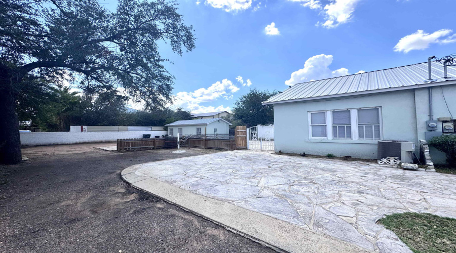 1805 Washington Washington St, LAREDO, Texas 78040-4313, 3 Bedrooms Bedrooms, 3 Rooms Rooms,2 BathroomsBathrooms,Residential,For Rent,1805 Washington Washington St,20254138