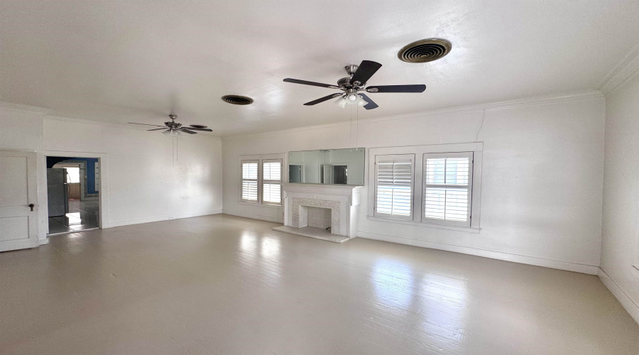 1805 Washington Washington St, LAREDO, Texas 78040-4313, 3 Bedrooms Bedrooms, 3 Rooms Rooms,2 BathroomsBathrooms,Residential,For Rent,1805 Washington Washington St,20254138