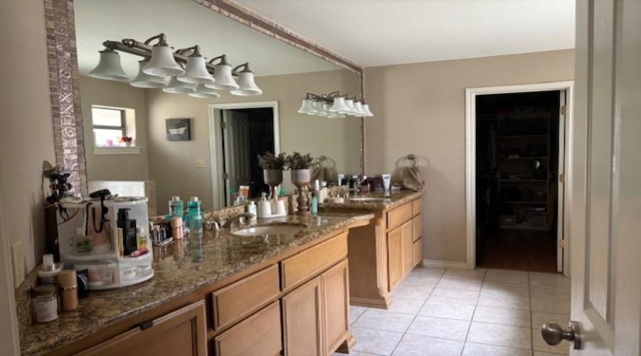 114 Sun Ray Lp, LAREDO, Texas 78041-6413, 3 Bedrooms Bedrooms, 6 Rooms Rooms,2 BathroomsBathrooms,Residential,For Sale,114 Sun Ray Lp,20254147