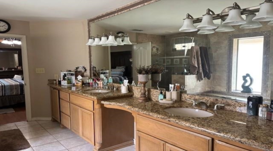 114 Sun Ray Lp, LAREDO, Texas 78041-6413, 3 Bedrooms Bedrooms, 6 Rooms Rooms,2 BathroomsBathrooms,Residential,For Sale,114 Sun Ray Lp,20254147