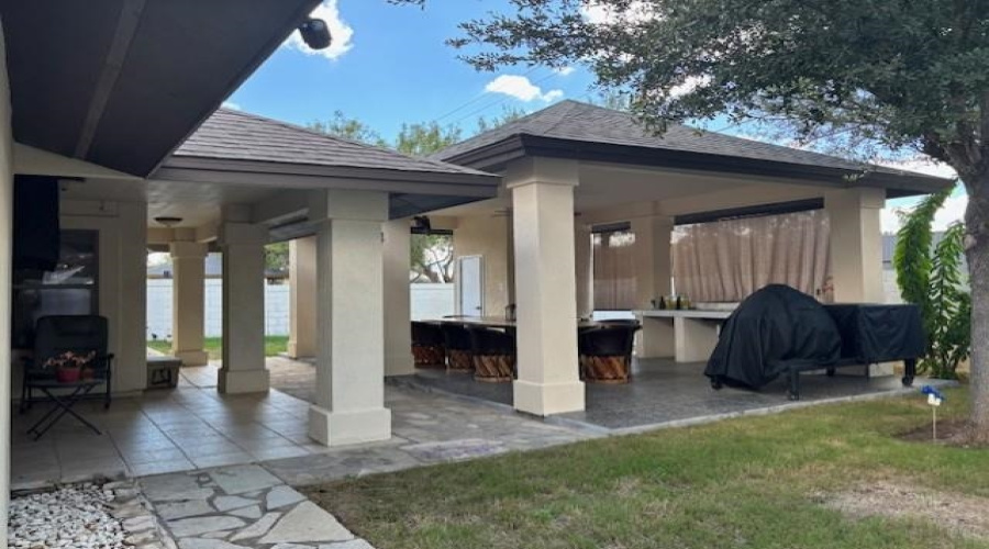 114 Sun Ray Lp, LAREDO, Texas 78041-6413, 3 Bedrooms Bedrooms, 6 Rooms Rooms,2 BathroomsBathrooms,Residential,For Sale,114 Sun Ray Lp,20254147
