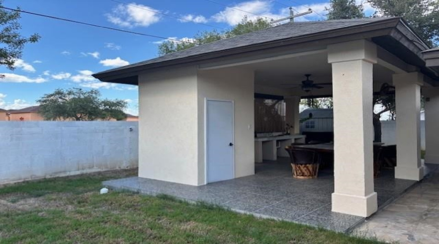 114 Sun Ray Lp, LAREDO, Texas 78041-6413, 3 Bedrooms Bedrooms, 6 Rooms Rooms,2 BathroomsBathrooms,Residential,For Sale,114 Sun Ray Lp,20254147
