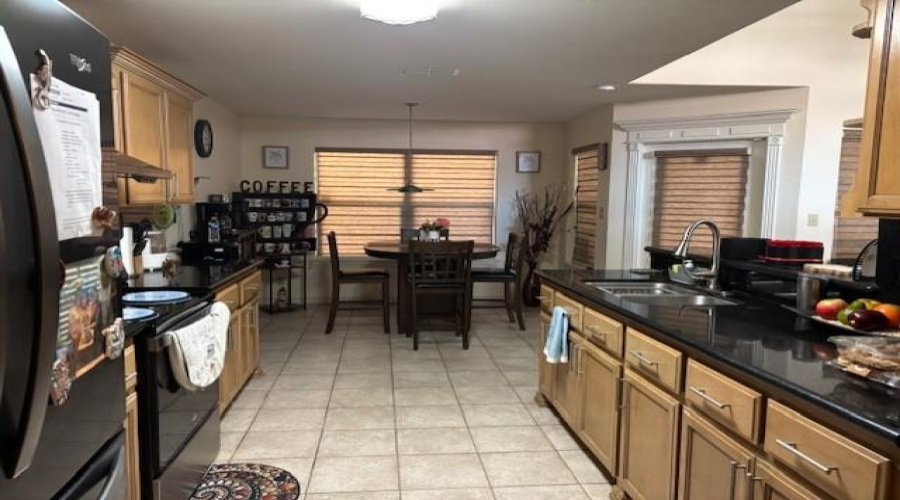 114 Sun Ray Lp, LAREDO, Texas 78041-6413, 3 Bedrooms Bedrooms, 6 Rooms Rooms,2 BathroomsBathrooms,Residential,For Sale,114 Sun Ray Lp,20254147